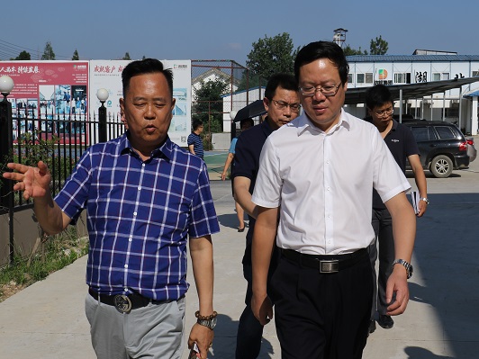 京山市市委書記劉啟華到我司湖北聯縱生產基地進行考察